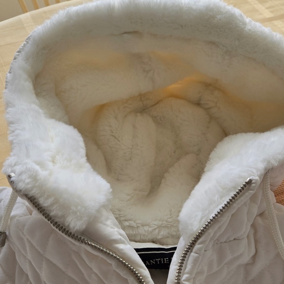 Womens size XS white jacket with hood. - Picture 9 of 13